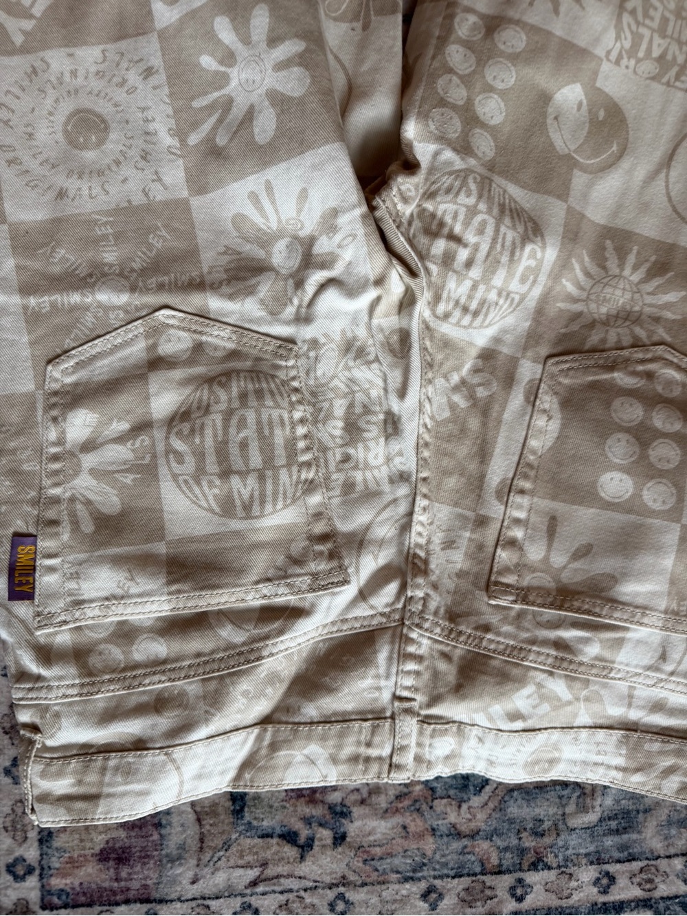 H&MX SMILEY Collab Limited
Edition Smiley Happy Face Patterned Wide Leg Jeans - Picture 10 of 11